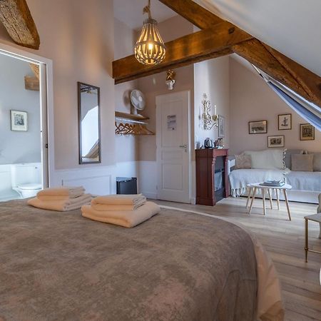 Отель Le Griffon 1855 Saint-Laurent-Des-Autels Экстерьер фото