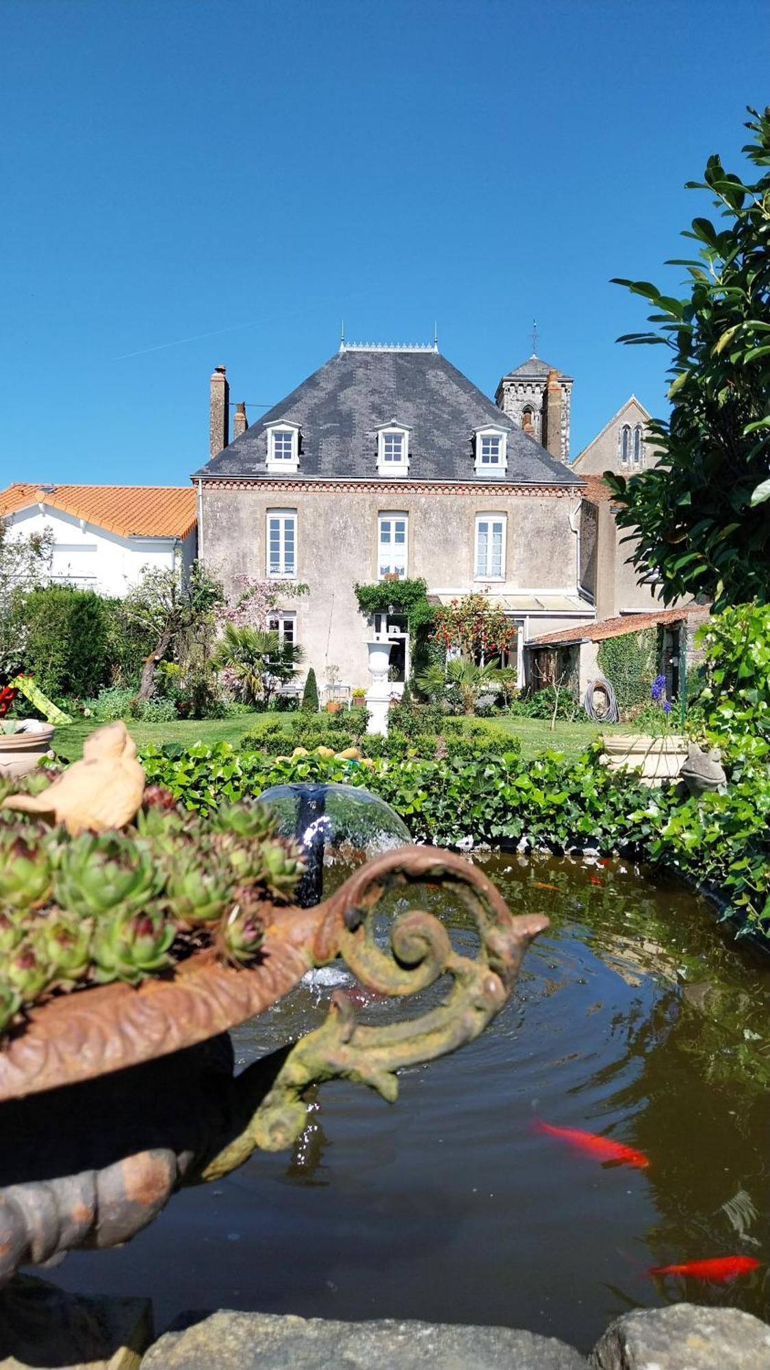 Отель Le Griffon 1855 Saint-Laurent-Des-Autels Экстерьер фото