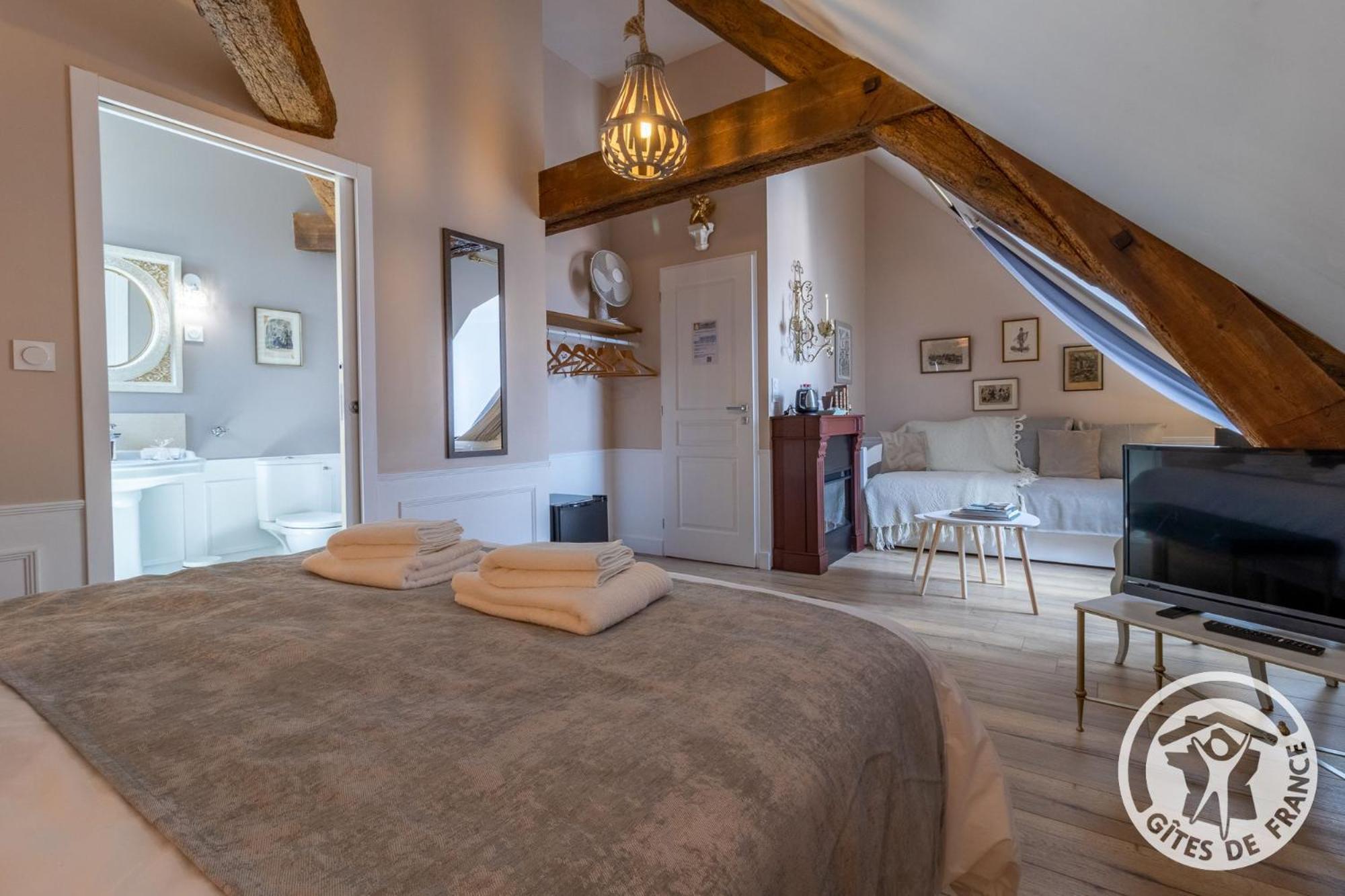 Отель Le Griffon 1855 Saint-Laurent-Des-Autels Экстерьер фото